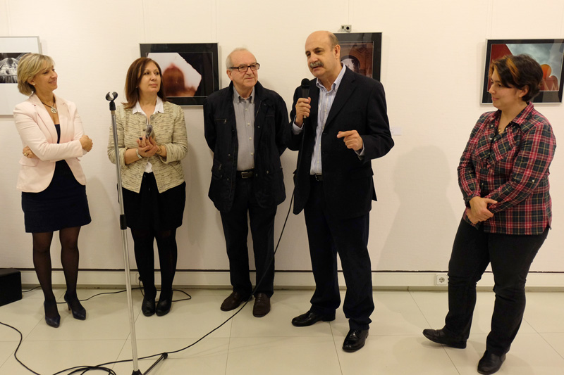 Presentación de la exposición "Detalles de Tradición" por Antonio Morón, Vicepresidente de la FAFE. Fotografía de LM Mencía.
