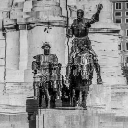 Joaquín Adán Peña_Mujer frente al espejo_Obligado_Abril_Social 2017