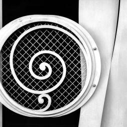 Mariano_Royo-Ambroj_Camino-desconocido,-acceso-geometrico_02-2020-Fotografía matemática