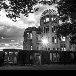 Carlos-Aurelio_Barboza-Grasa_Un-rayo-de-esperanza---Hiroshima_03-2020-Libre
