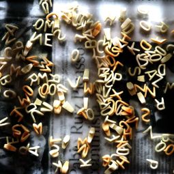 Julio_Sanchez-Millan_sopa-de-letras_04-2020-Lo abstracto en las cosas cotidianas
