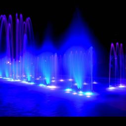 Carlos_Briz-Ponce_Agua-y-color_06-2020-La ciudad con obturación lenta