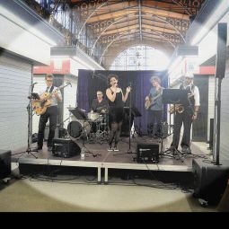 Julio_Sanchez-Millan_mercado-central-cantando_09-2020-MercadoCentralZgza