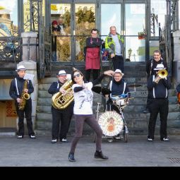 Mariano_Royo-Ambroj_Rue-del-Percebe_11-2020-Las fiestas en Aragón