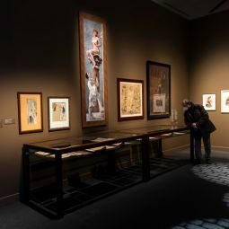 ANTONIO-UBEDA-GUTIERREZ-_EL-OBSERVADOR_07-2021-Interior de un museo