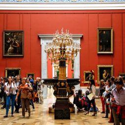 Eduardo-Barcelona-Otal_Hermitage_07-2021-Interior de un museo