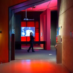 SUSANA-Carreras-Montoto_CAIXA-FORUM_07-2021-Interior de un museo