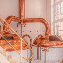 JOAQUIN-CRESPO-RIPOL_Tanques-cerveceros_10-2021-Fotografía o arquitectura industrial