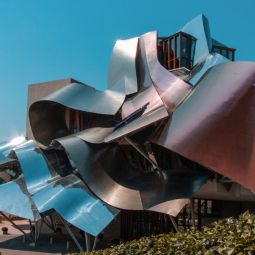 Mariano-Royo-Ambroj_Cascada-en-la-Rioja_10-2021-Fotografía o arquitectura industrial