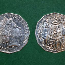 Julian-Martinez_Dodecaedro-en-Moneda_06-2019_Obligado
