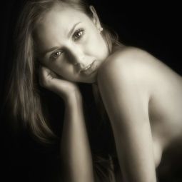 Julio-Lopez-Morata_PRETTY-GIRL_09-2019_Libre_Ganadora-del-mes
