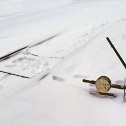Pilar-Giambanco_Ferrocarril-bajo-la-nieve_09-2022-Ferrocarril