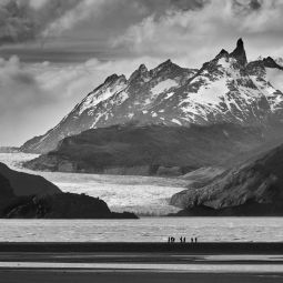 Enrique-Ruiz-Budria_Paseo-Frente-Al-Glaciar_09-2026-Montanabn_Ganadora-Del-Mes
