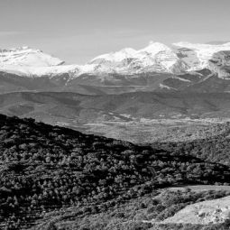Santiago-Montañes-Uson_Entre-Luces_09-2026-Montanabn